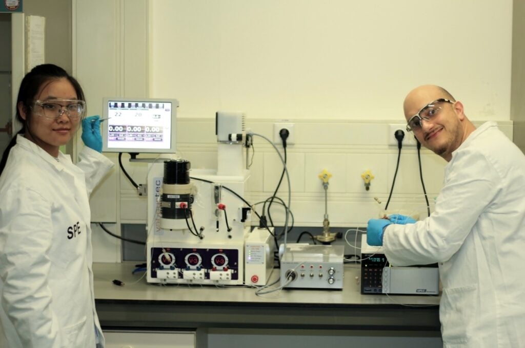 Noël Research Group - E-Series photochemical set up